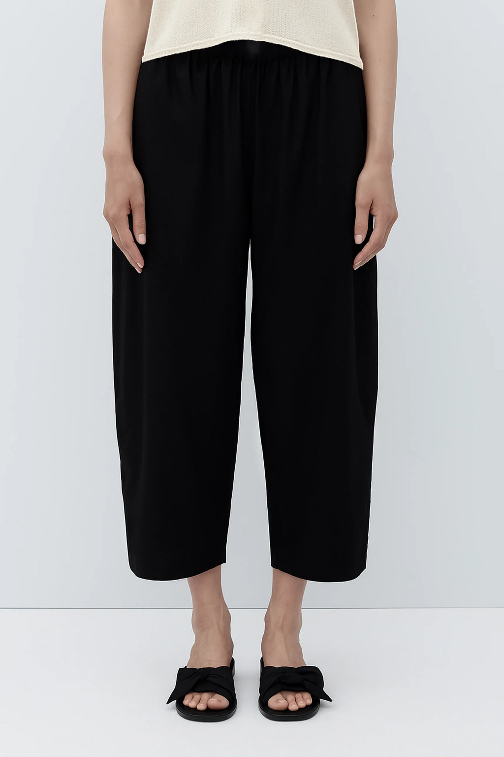 Turin black trousers