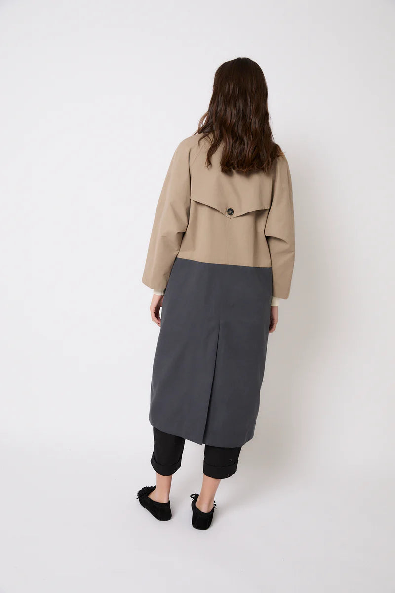 Duo gabardine two-tone trench coat